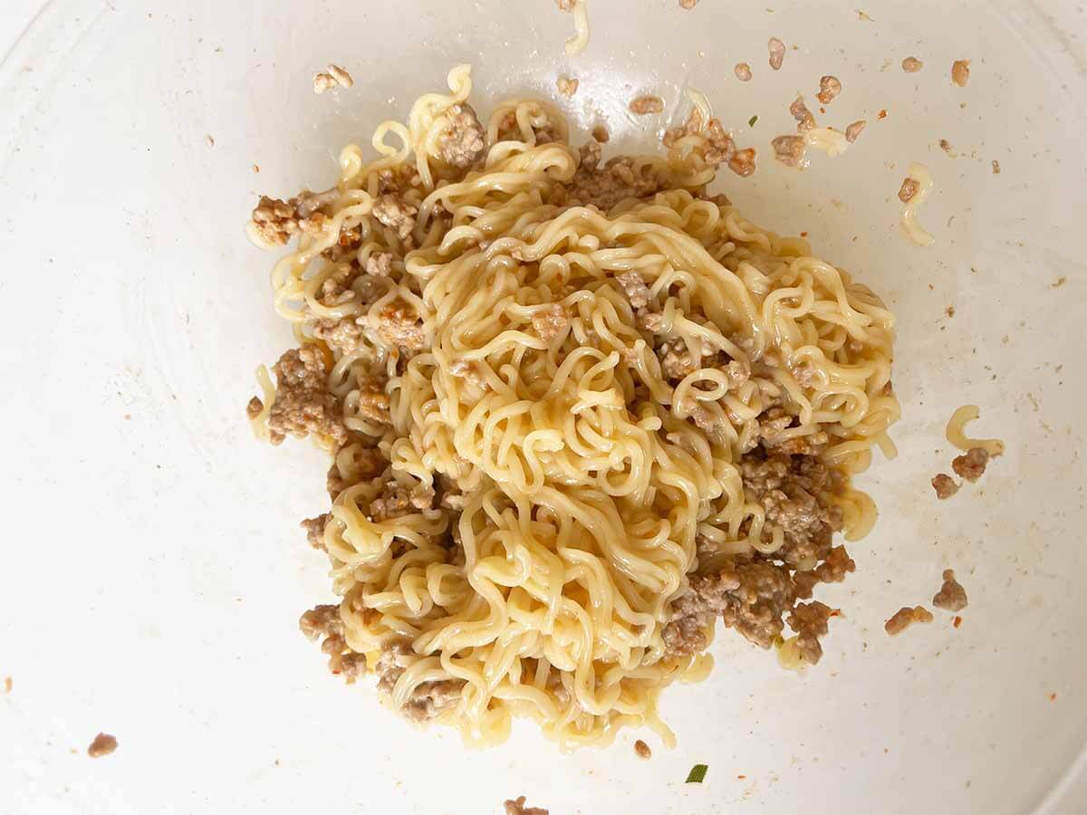 【メンズレシピ】サッポロ一番みそラーメンで汁なし担々麵