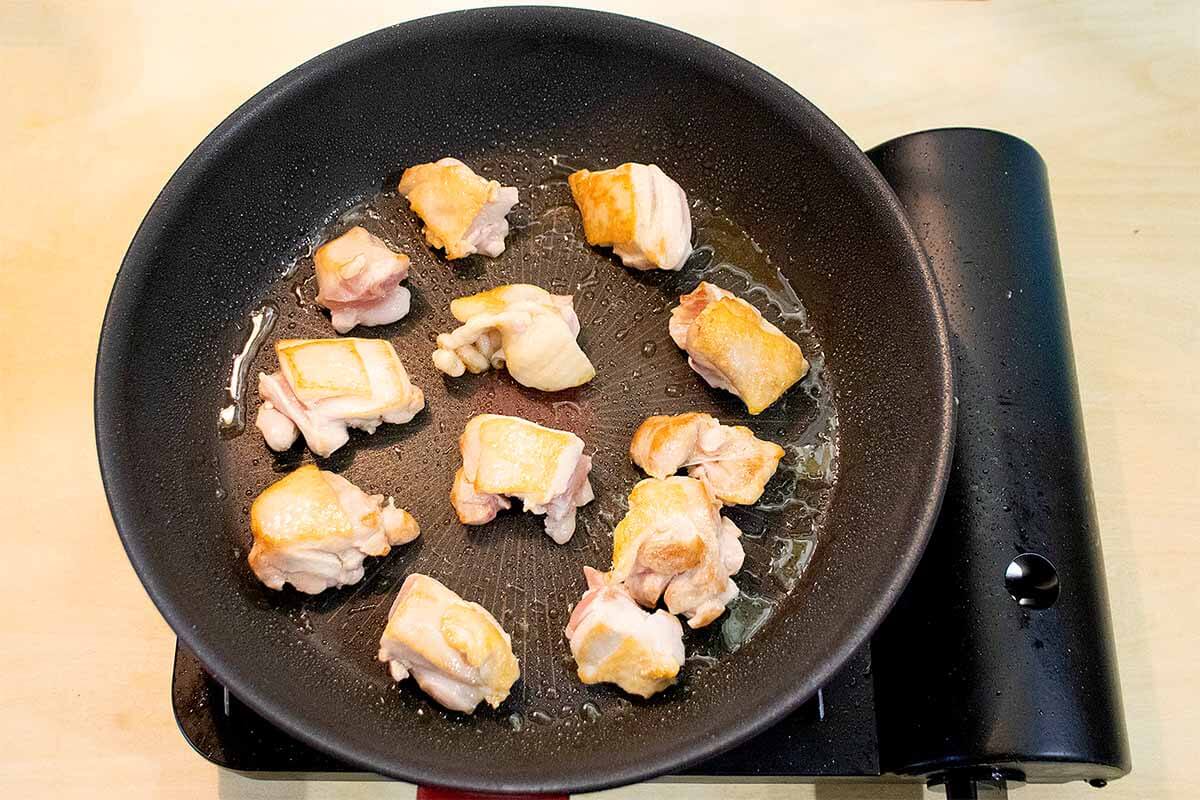 【メンズレシピ】鶏もも肉とアスパラの旨塩炒め