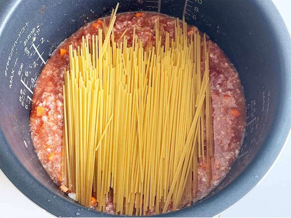 【メンズレシピ】炊飯器にお任せミートパスタ