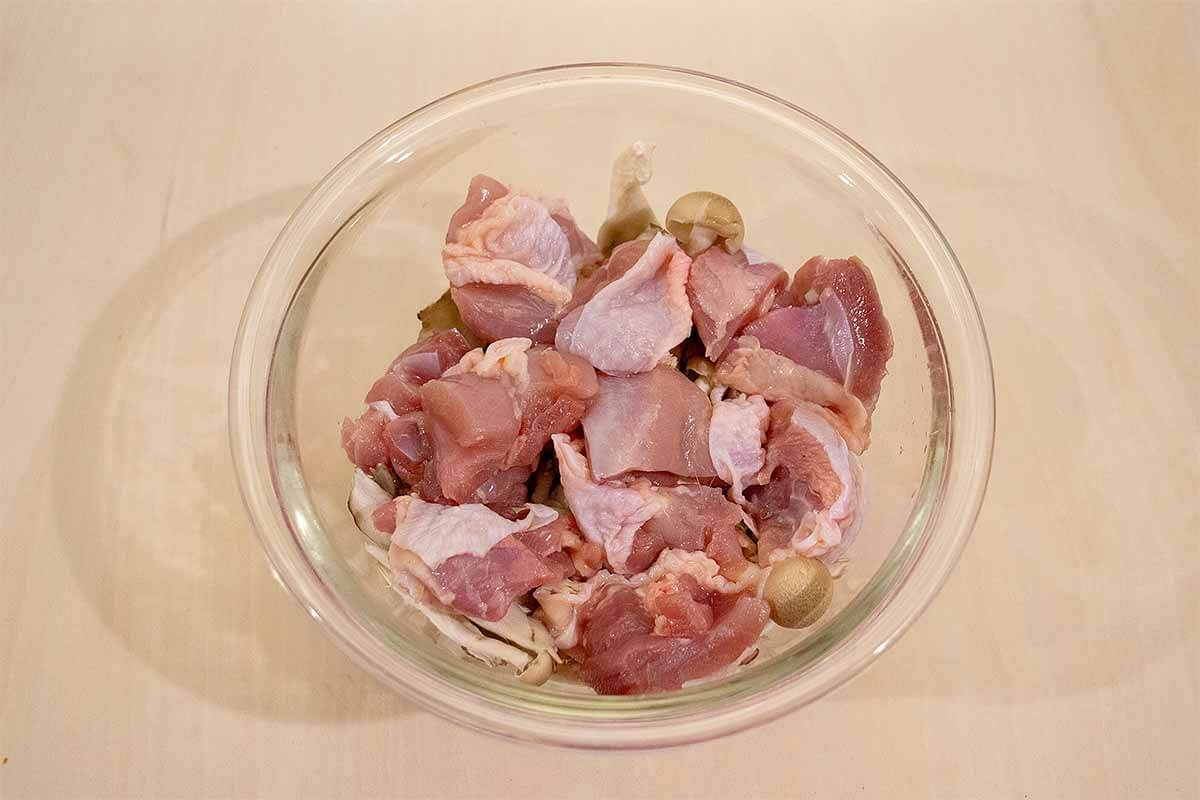 鶏もも肉ときのこのレンジ蒸し