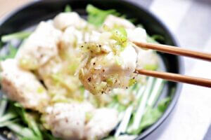 「味の素×ねぎ塩＝相性がやばいぞ……！！」肉の旨味爆発！レンジで作る『ねぎ塩ささみ』