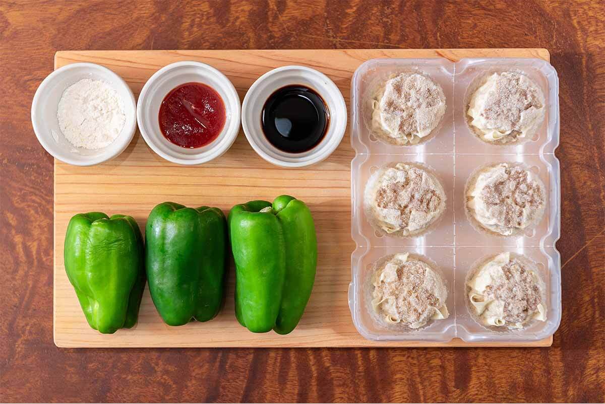 【メンズレシピ】冷凍シューマイで肉詰めピーマン