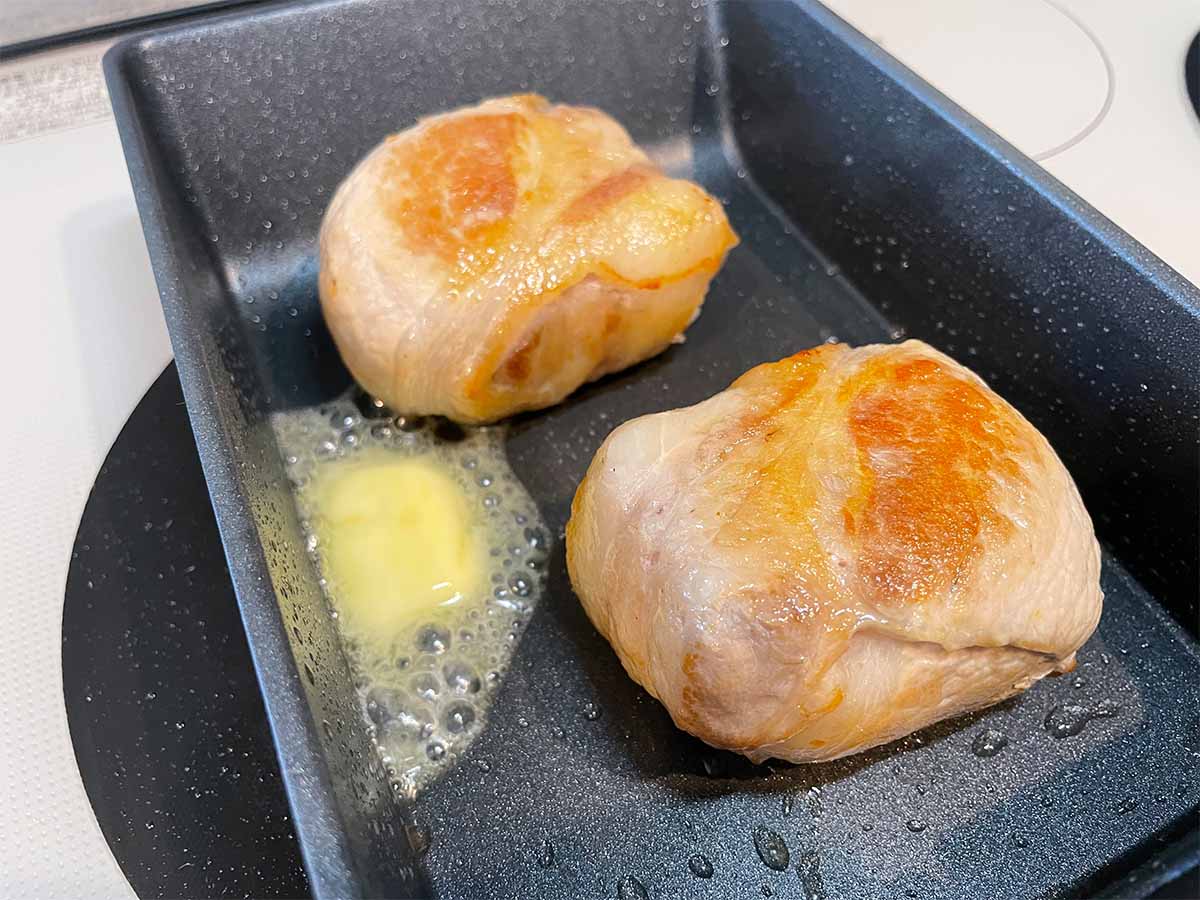 【メンズレシピ】ポークチャップ味の肉巻きおにぎり