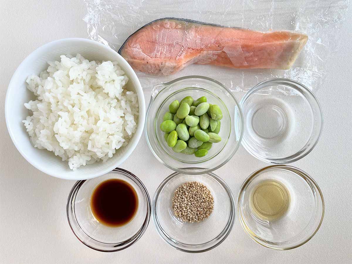【メンズレシピ】鮭と枝豆のおにぎり