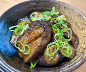 ナスが安い！10本イケる“やみつき”レシピ「甘辛×バター」「脱マンネリ」男が食べたいメンズレシピ