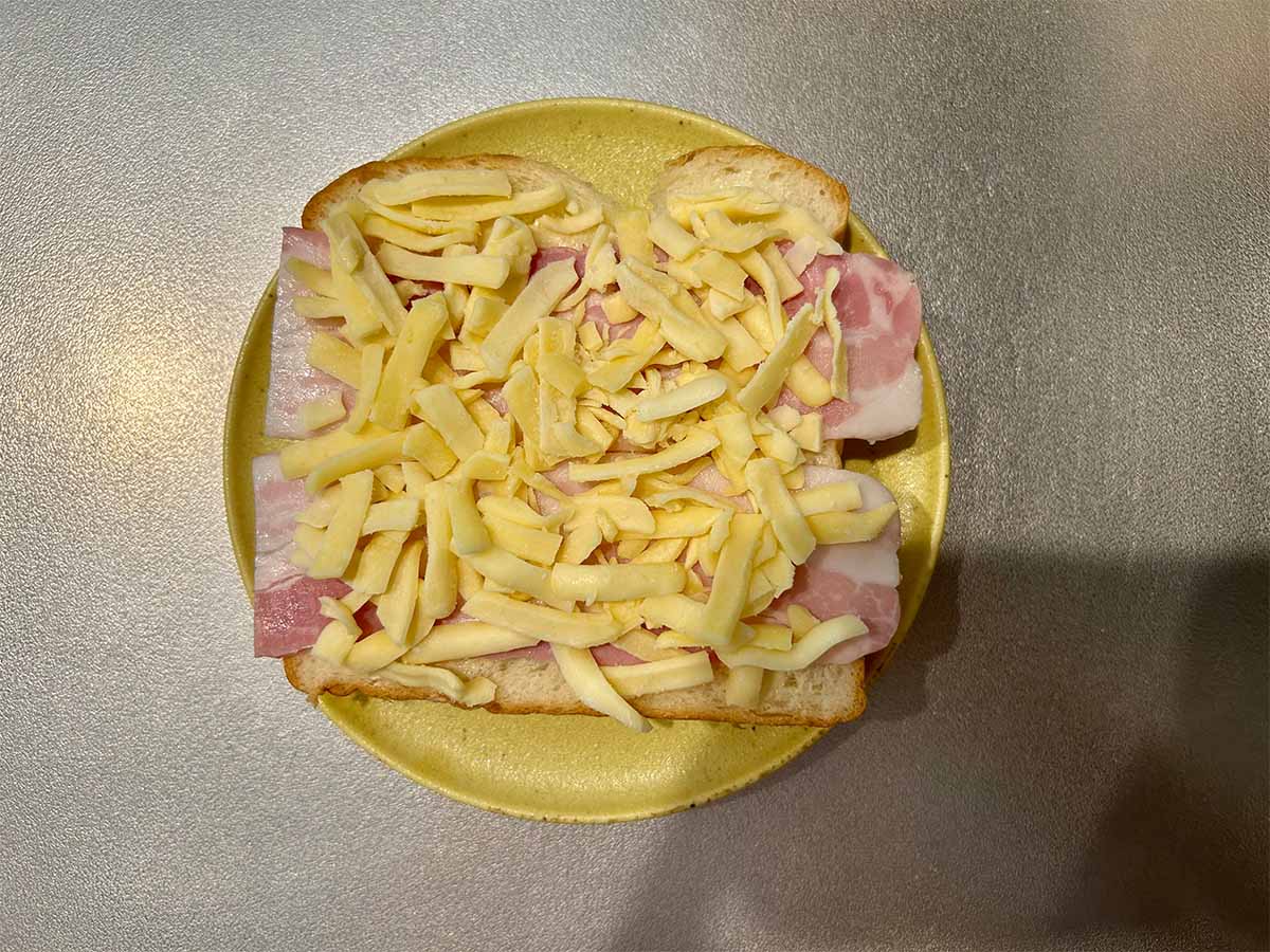 【メンズレシピ】ベーコンはちみつチーズトースト