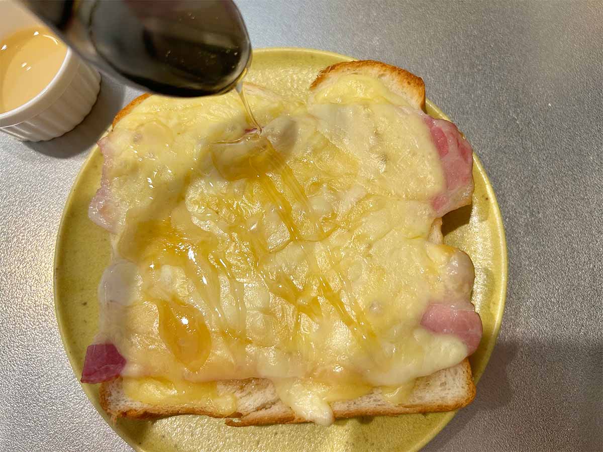 【メンズレシピ】ベーコンはちみつチーズトースト