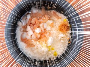えっ、炊飯器に全部入れるだけーー！？ズルすぎるほど簡単な“プロ級ピラフ”手間ゼロで完成する裏ワザ