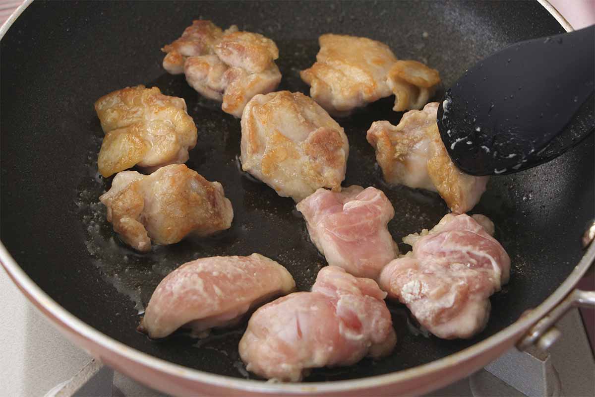【メンズレシピ】鶏肉のシュクメルリ風