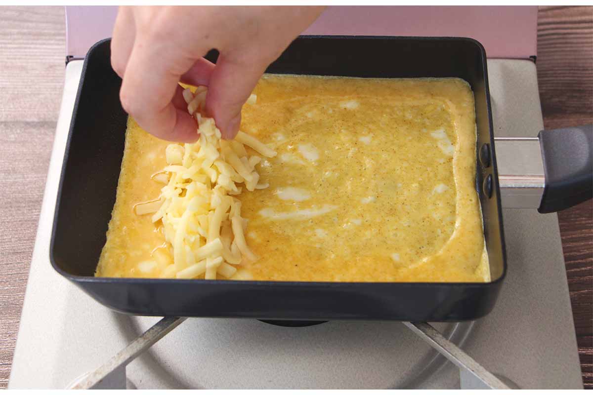 【メンズレシピ】カレー風味のチーズ卵焼き