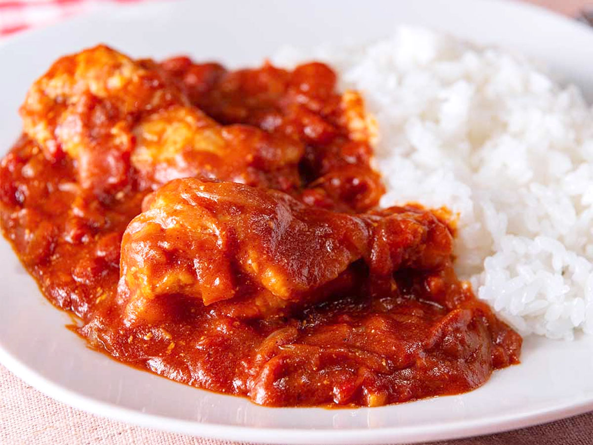 「手羽元がトロトロにーー！？」鶏の旨みが染みる【極上カレー】ホロホロすぎて飲めちゃう……。