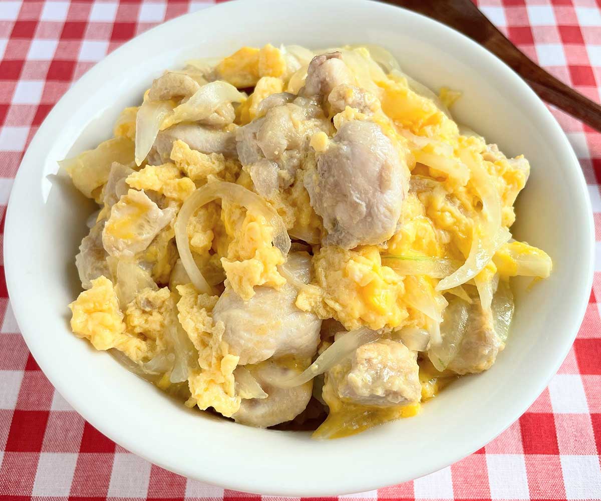 【脱・めんつゆ味！】ふわり優しく染みわたる『白だし』で作る親子丼が正解だった。