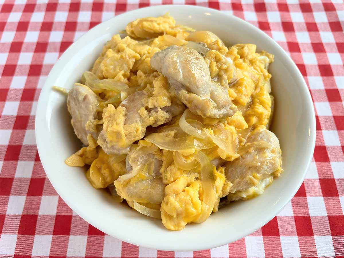 【親子丼レシピ】めんつゆ3倍濃縮で失敗なし！ふわトロ卵が絶品