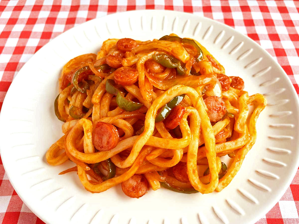 【ナポリタン×うどん】パスタ超えの旨さ！冷凍うどんで満足ランチ