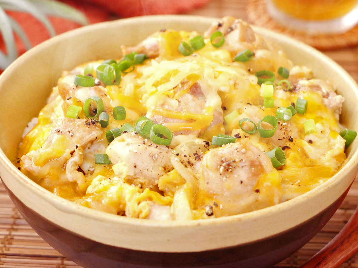 【チーズ親子丼】絶品とろ〜り濃厚！めんつゆで簡単作り方