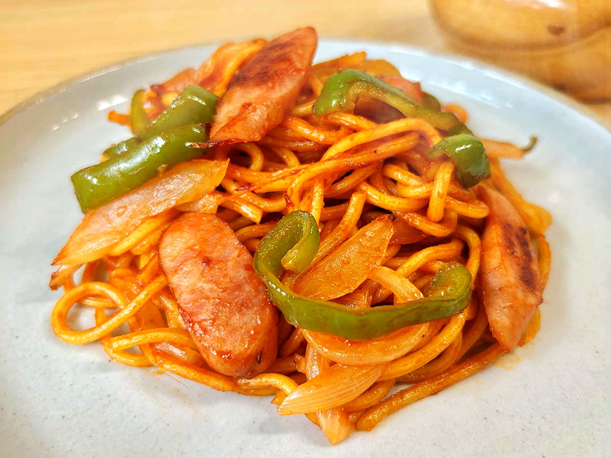 【焼きそばナポリタン】麺ゆで不要！フライパンで満腹レシピ