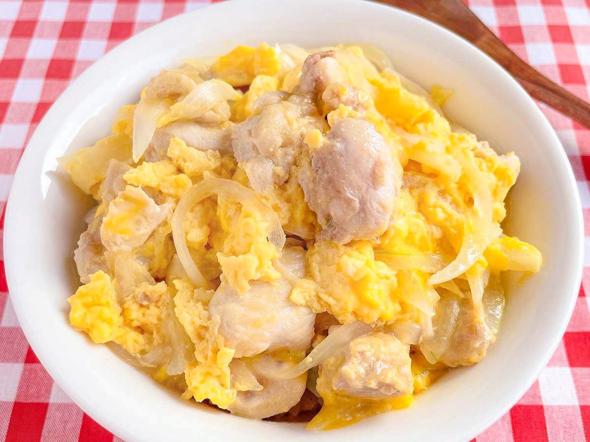 【脱・めんつゆ味!】ふわり優しく染みわたる『白だし』で作る親子丼が正解だった。