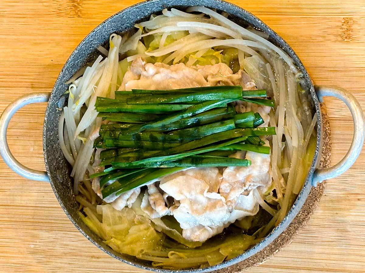 【メンズレシピ】包丁なしのもつ鍋風