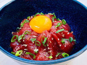 【メシが止まらない】たった数分で作れる！至福の漬け丼《簡単レシピ》