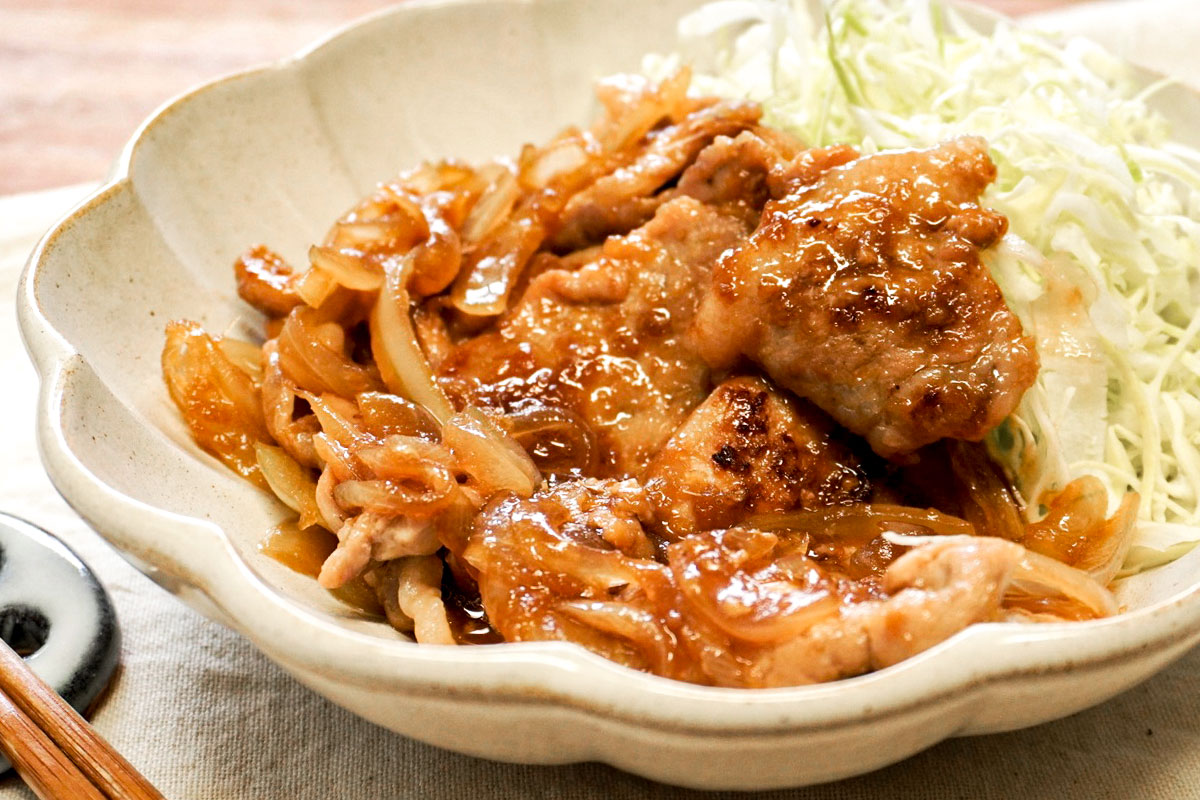 【メシが止まらない】王道の生姜焼き──。結局、こういう料理と白飯が最高なんだ