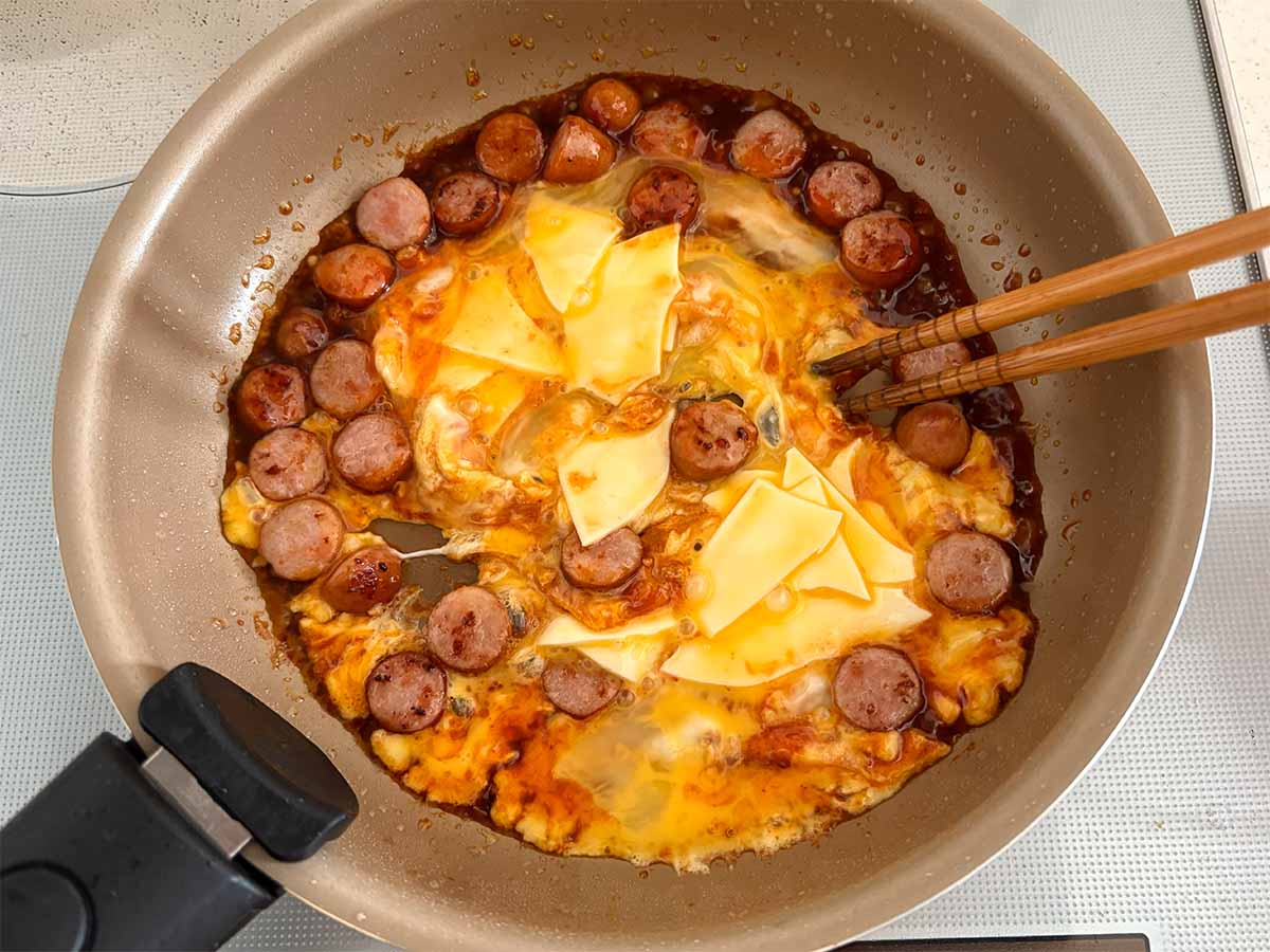 【メンズレシピ】とろたまソーセージ丼