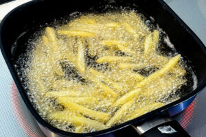 冷凍ポテトを「マクドナルドの味」にしたい──。このレシピは“意地とロマン”だ