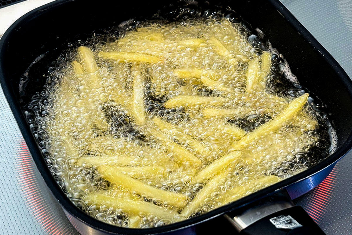 冷凍ポテトを「マクドナルドの味」にしたい──。このレシピは“意地とロマン”だ