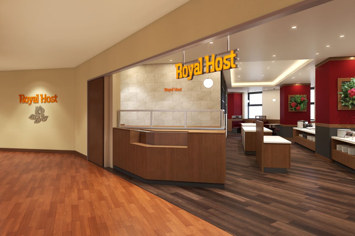 ロイヤルホスト那覇国際通り店