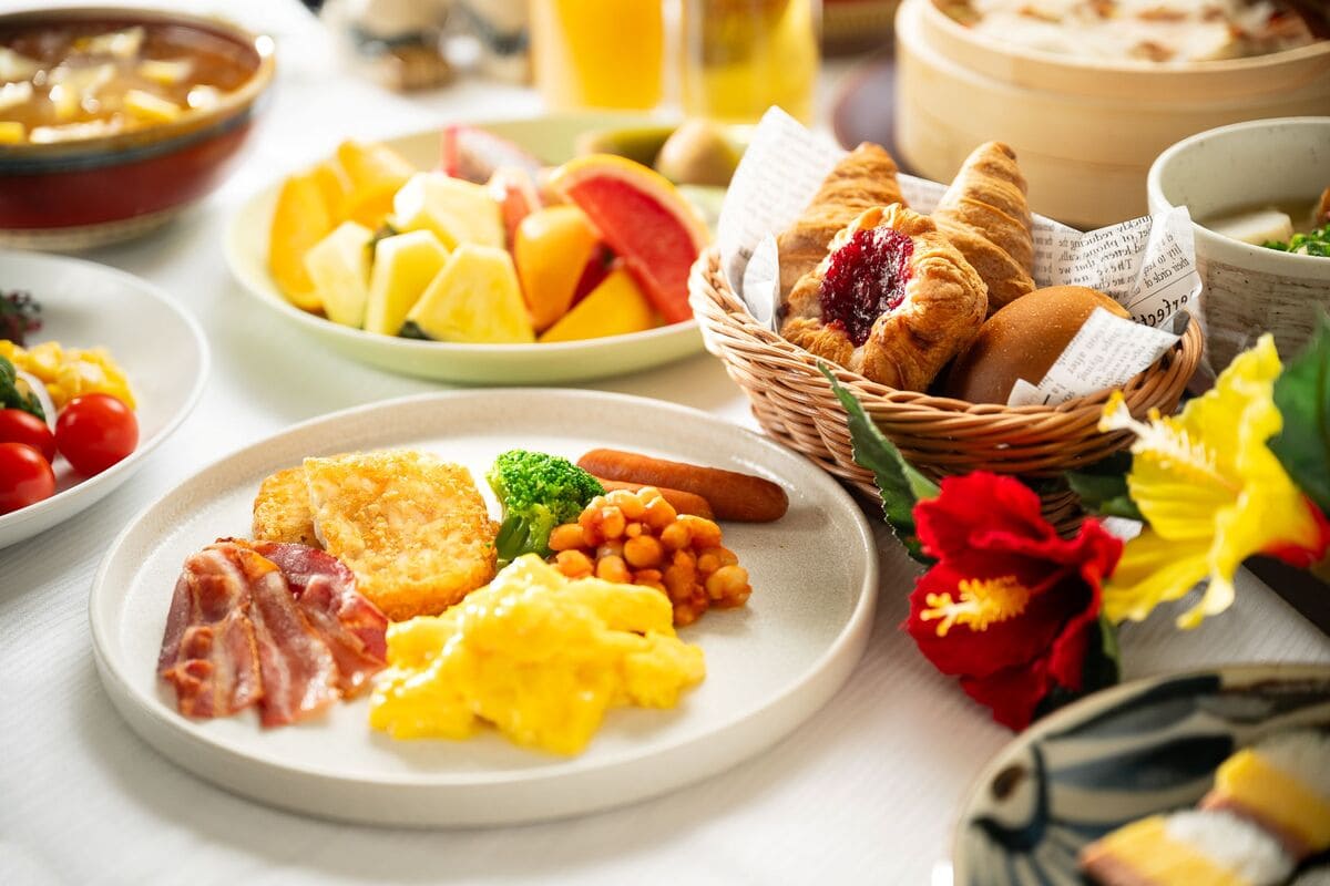 ロイヤルホスト那覇国際通り店