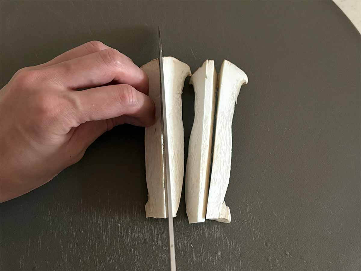 タサン志麻さん「肉巻き(豚薄切り肉&厚揚げ&きのこ)」