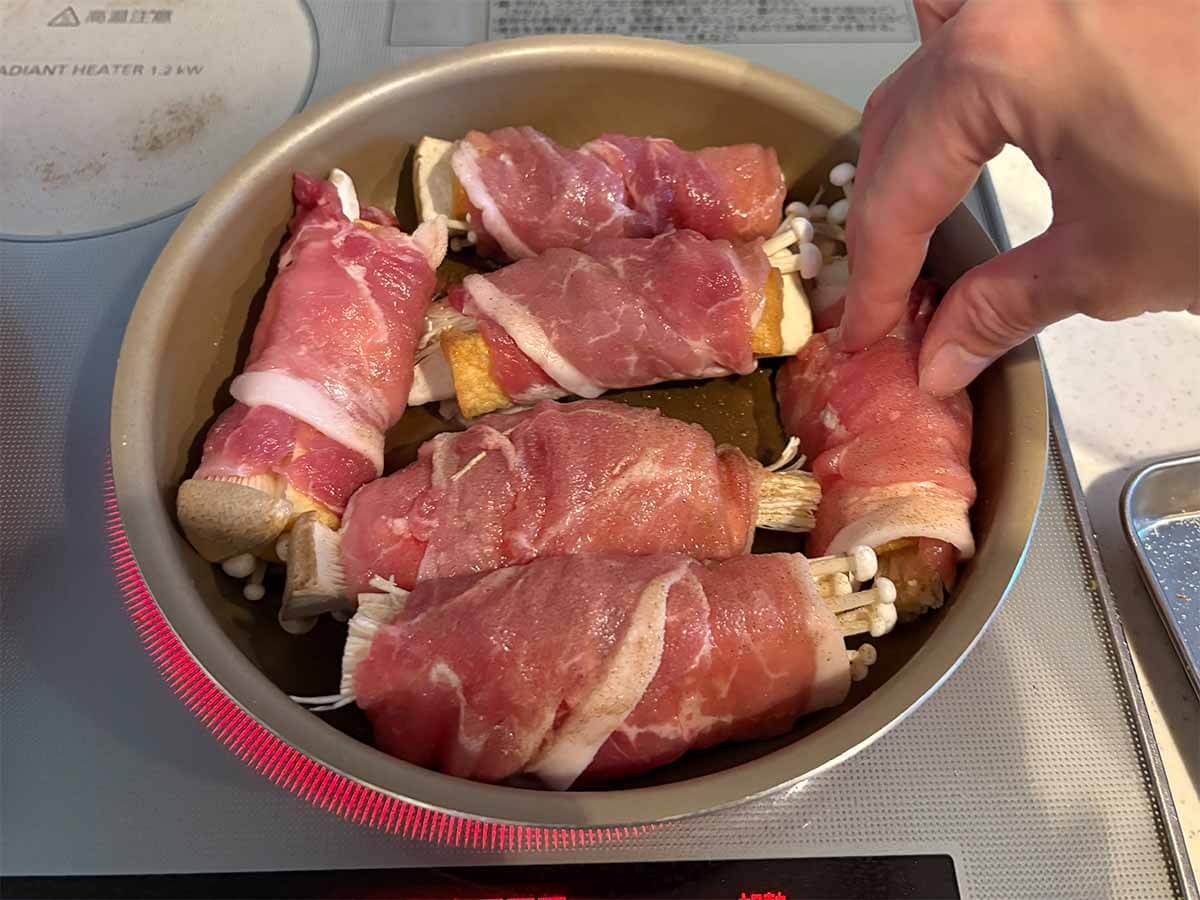 タサン志麻さん「肉巻き(豚薄切り肉&厚揚げ&きのこ)」