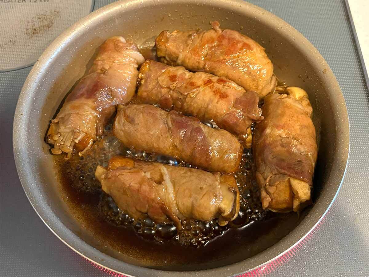 タサン志麻さん「肉巻き(豚薄切り肉&厚揚げ&きのこ)」