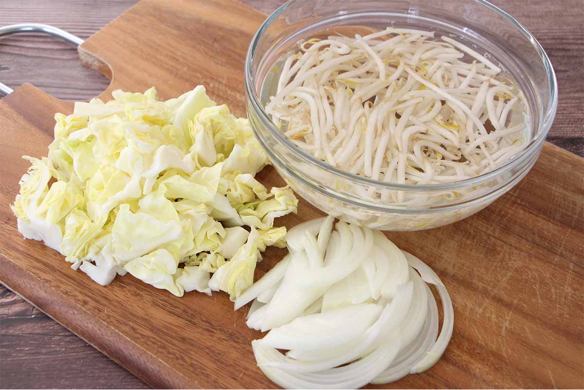 コウケンテツさん「市販の袋麺とソースで最高に美味しい焼きそば」