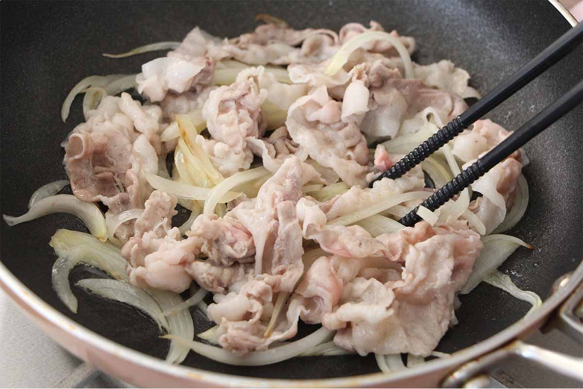 コウケンテツさん「市販の袋麺とソースで最高に美味しい焼きそば」