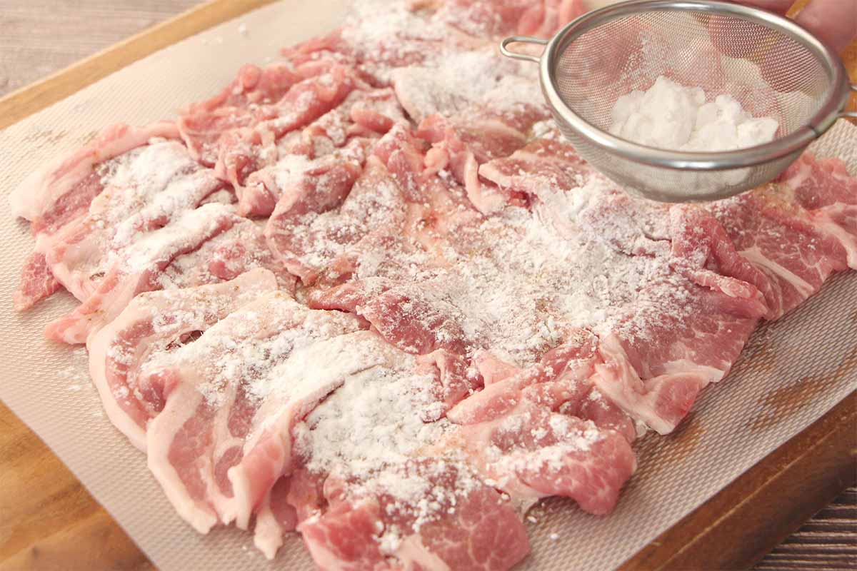 大原千鶴さん「豚肉と春キャベツのオイル蒸し」