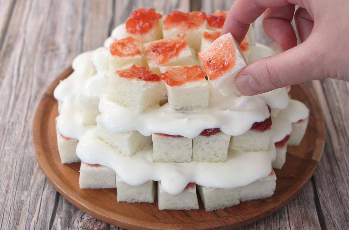 藤井恵さん「食パンツリー」