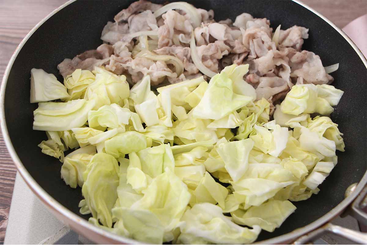 コウケンテツさん「市販の袋麺とソースで最高に美味しい焼きそば」