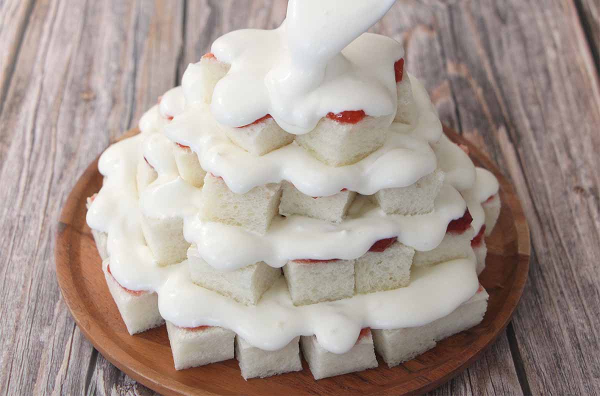 藤井恵さん「食パンツリー」