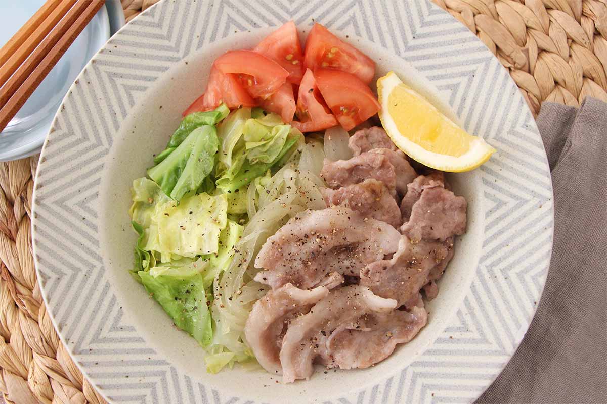 大原千鶴さん「豚肉と春キャベツのオイル蒸し」