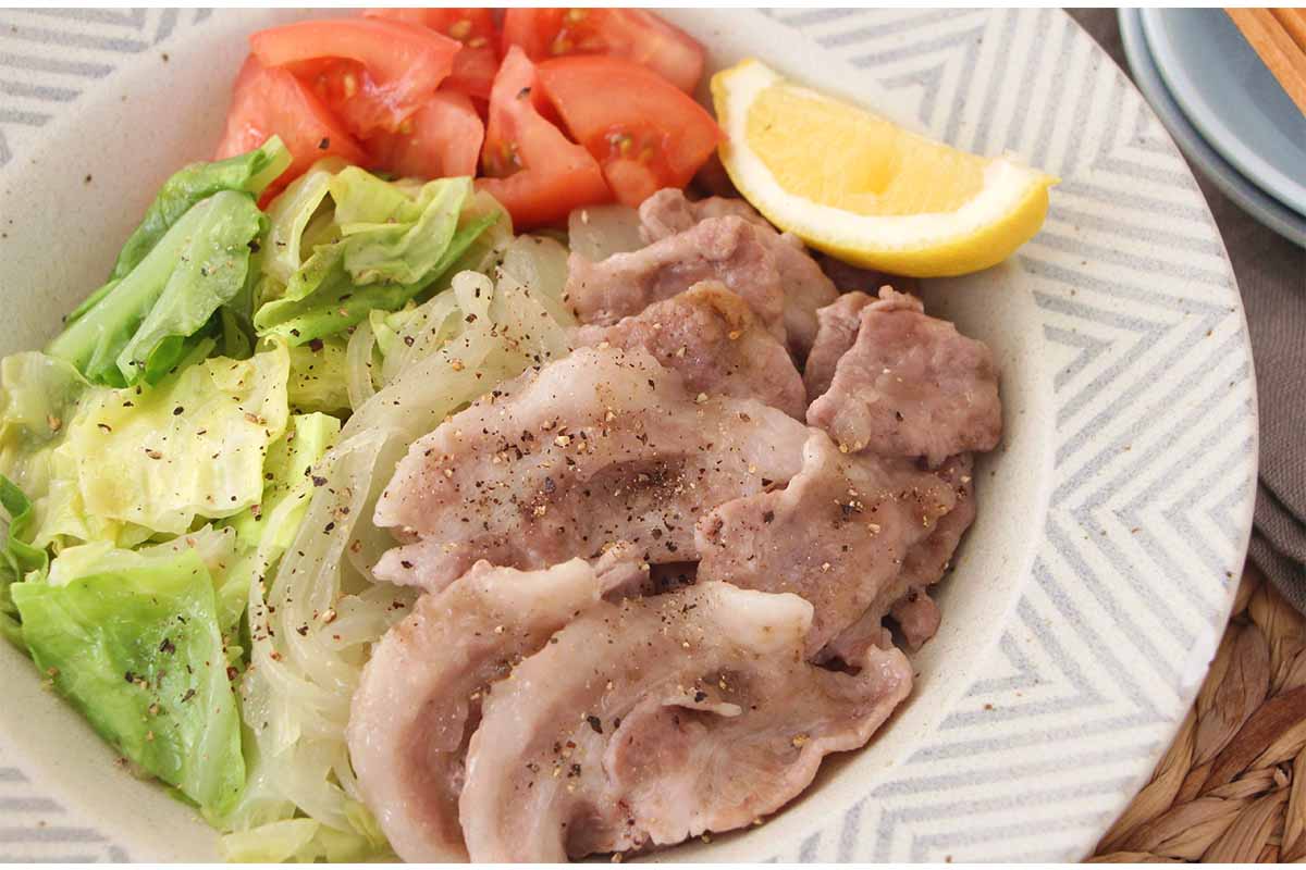 大原千鶴さん「豚肉と春キャベツのオイル蒸し」