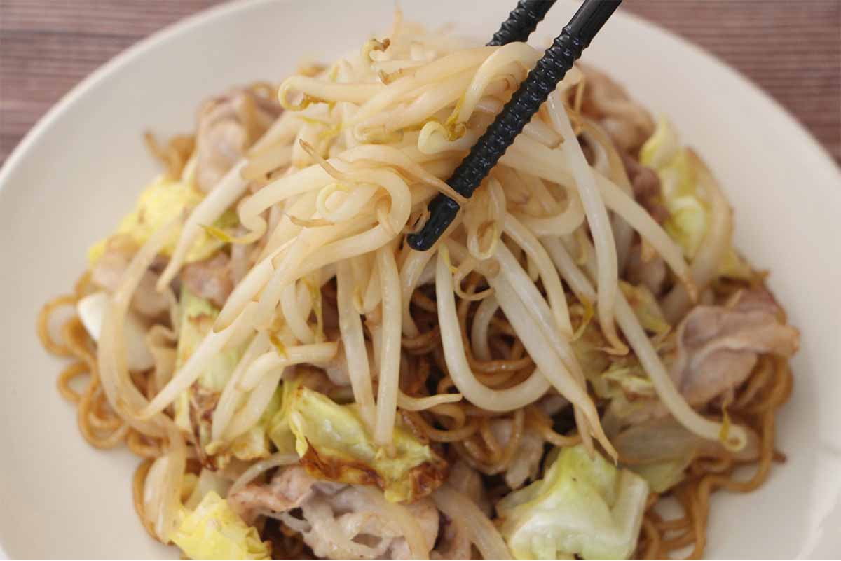 コウケンテツさん「市販の袋麺とソースで最高に美味しい焼きそば」