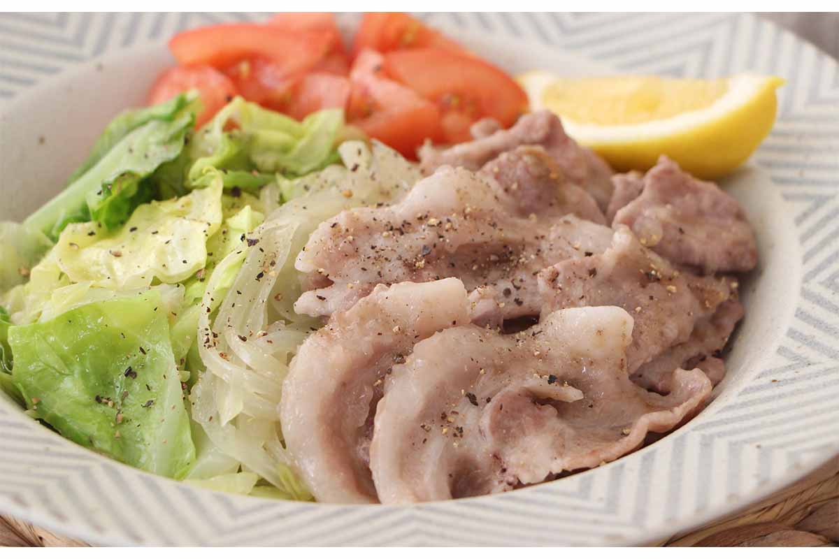 大原千鶴さん「豚肉と春キャベツのオイル蒸し」