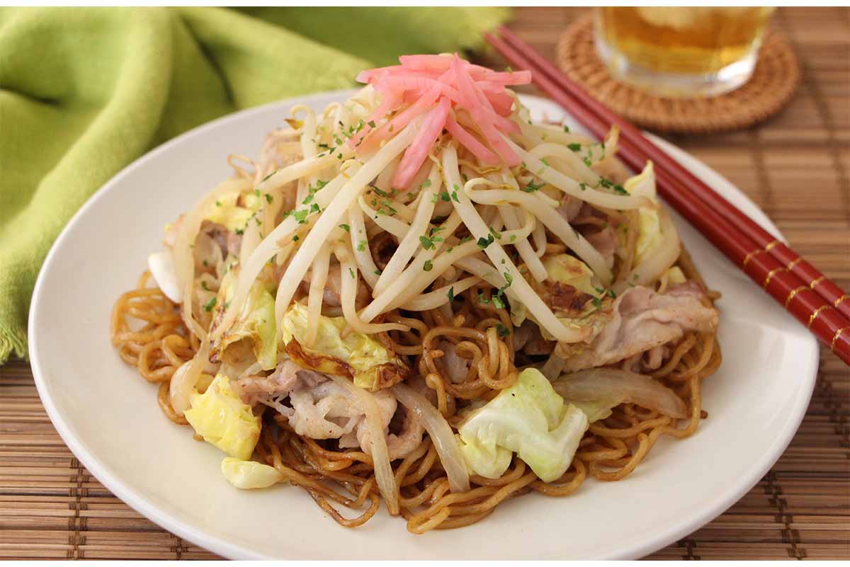 コウケンテツさん「市販の袋麺とソースで最高に美味しい焼きそば」