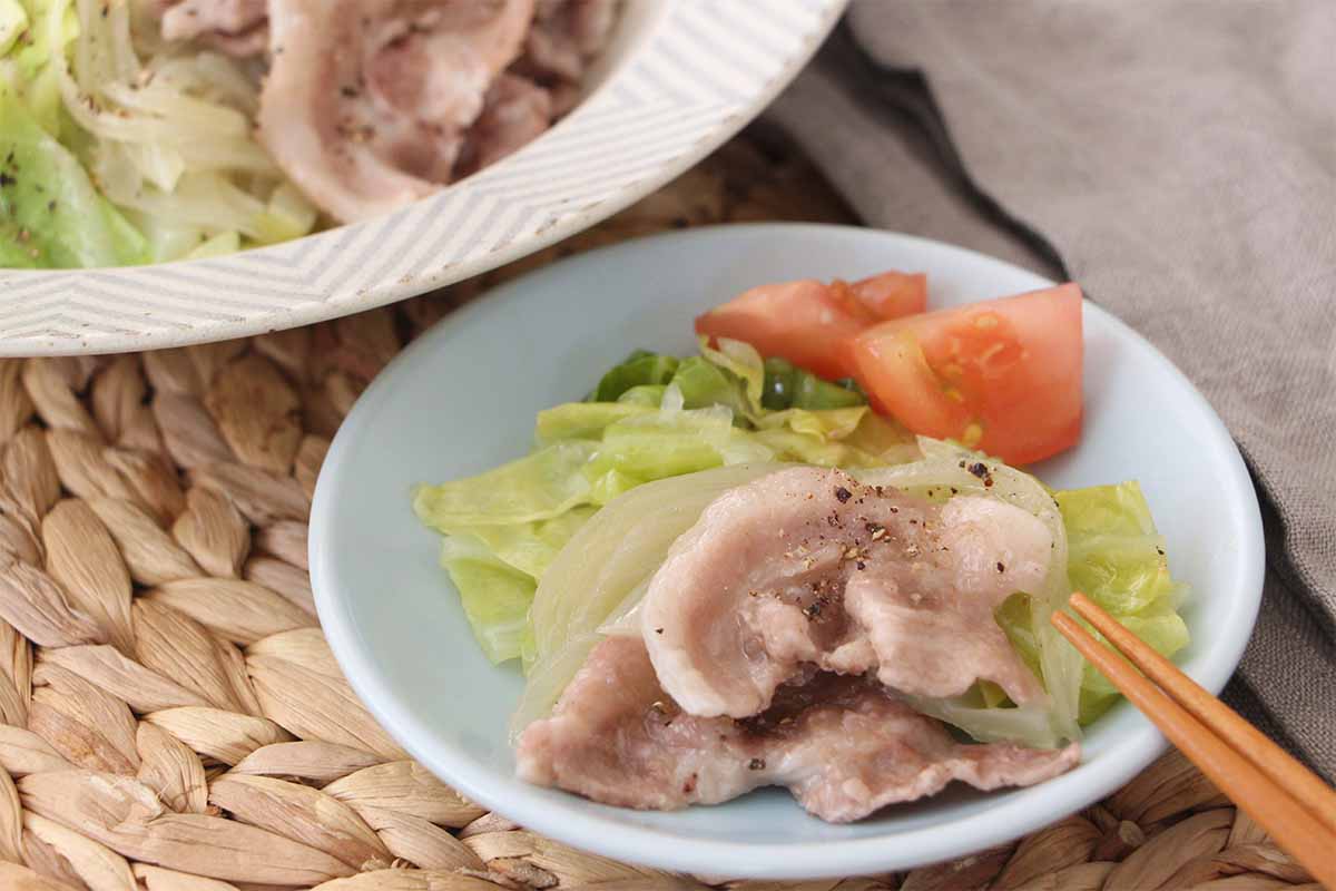 大原千鶴さん「豚肉と春キャベツのオイル蒸し」