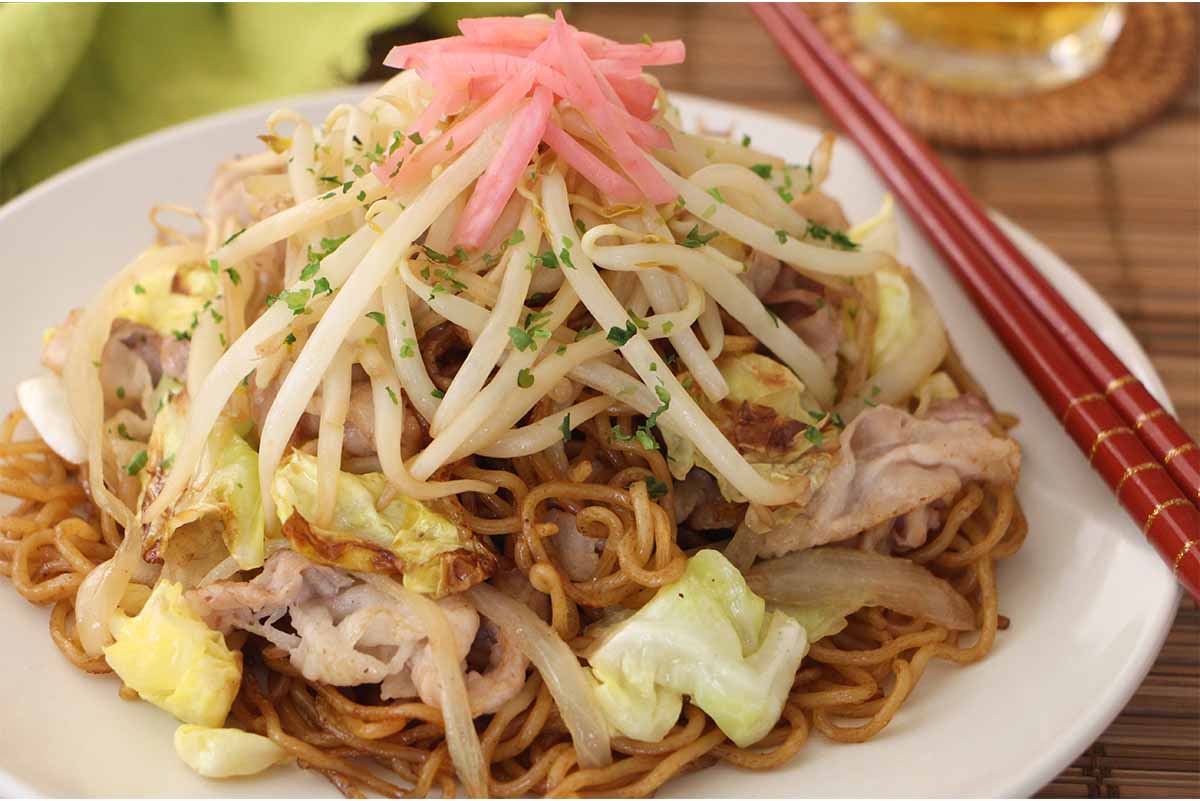 コウケンテツさん「市販の袋麺とソースで最高に美味しい焼きそば」