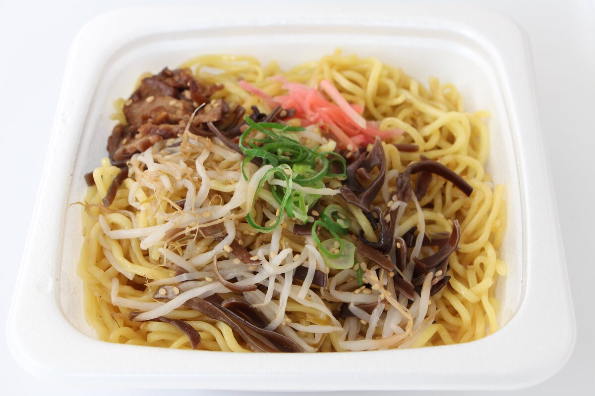 ファミリーマート「黒マー油が香る　豚骨焼ラーメン」