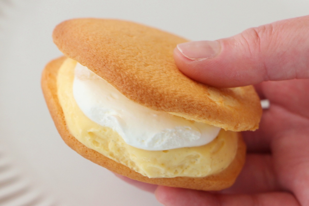 ローソン「Uchi Café×八天堂　ふわふわカスタードサンド」