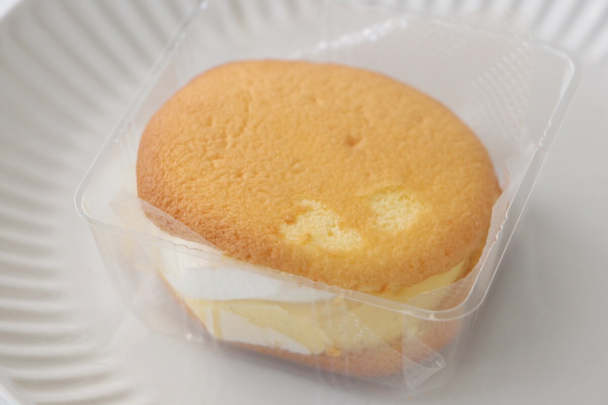 ローソン「Uchi Café×八天堂　ふわふわカスタードサンド」