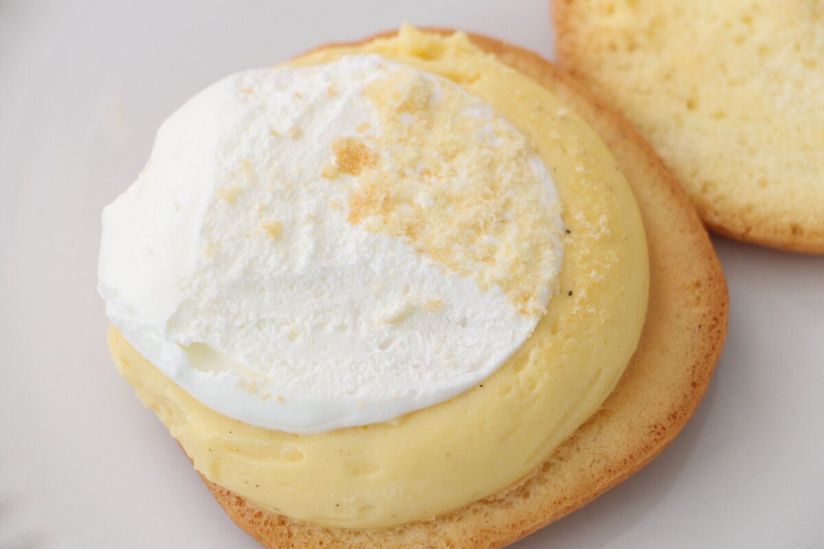 ローソン「Uchi Café×八天堂　ふわふわカスタードサンド」