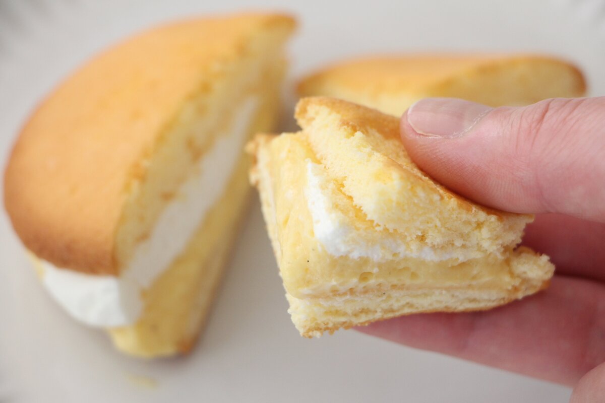 ローソン「Uchi Café×八天堂　ふわふわカスタードサンド」